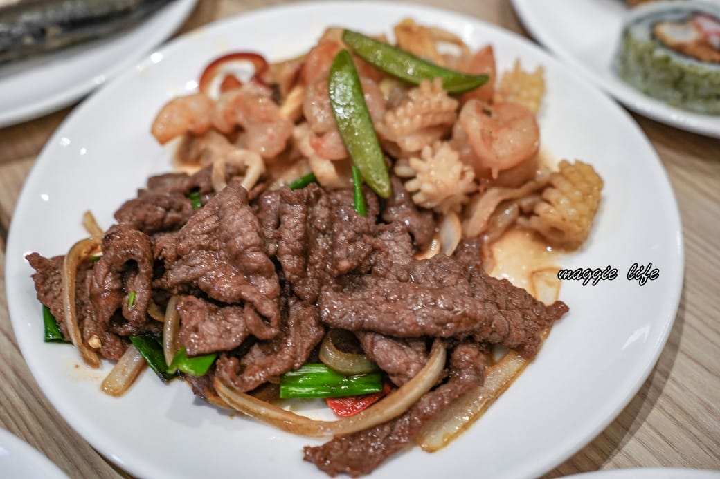 宜蘭礁溪葛瑪蘭之星飯店星苑自助餐吃到飽，只要580就可以吃到當季海鮮爐烤牛排吃到飽