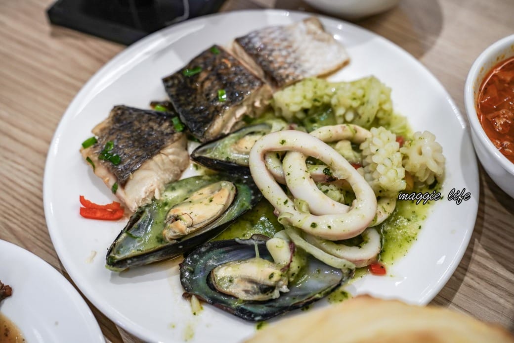 宜蘭礁溪葛瑪蘭之星飯店星苑自助餐吃到飽，只要580就可以吃到當季海鮮爐烤牛排吃到飽