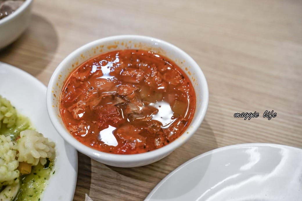 宜蘭礁溪葛瑪蘭之星飯店星苑自助餐吃到飽，只要580就可以吃到當季海鮮爐烤牛排吃到飽