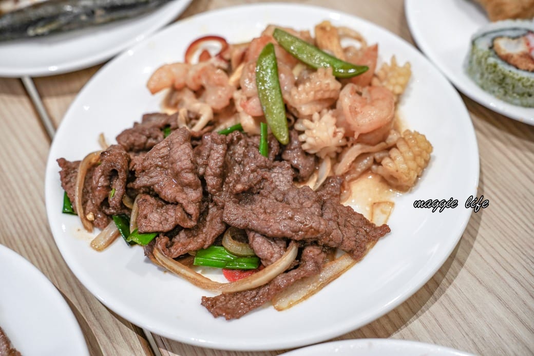 宜蘭礁溪葛瑪蘭之星飯店星苑自助餐吃到飽，只要580就可以吃到當季海鮮爐烤牛排吃到飽