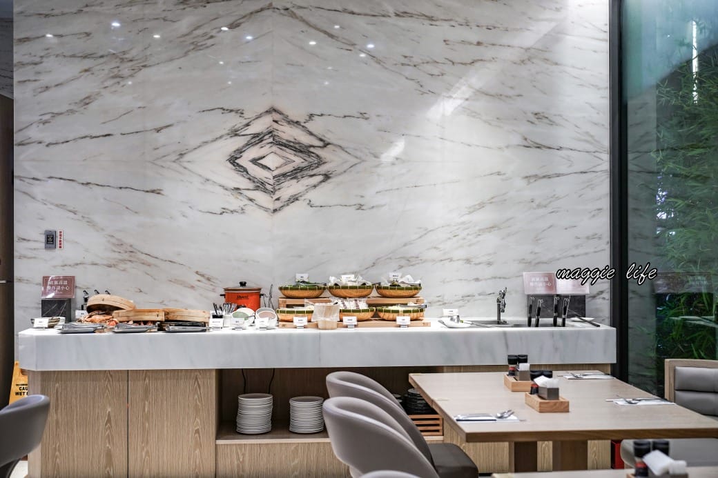 宜蘭礁溪葛瑪蘭之星飯店星苑自助餐吃到飽，只要580就可以吃到當季海鮮爐烤牛排吃到飽