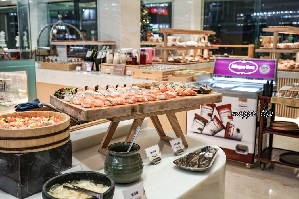 宜蘭礁溪葛瑪蘭之星飯店星苑自助餐吃到飽，只要580就可以吃到當季海鮮爐烤牛排吃到飽