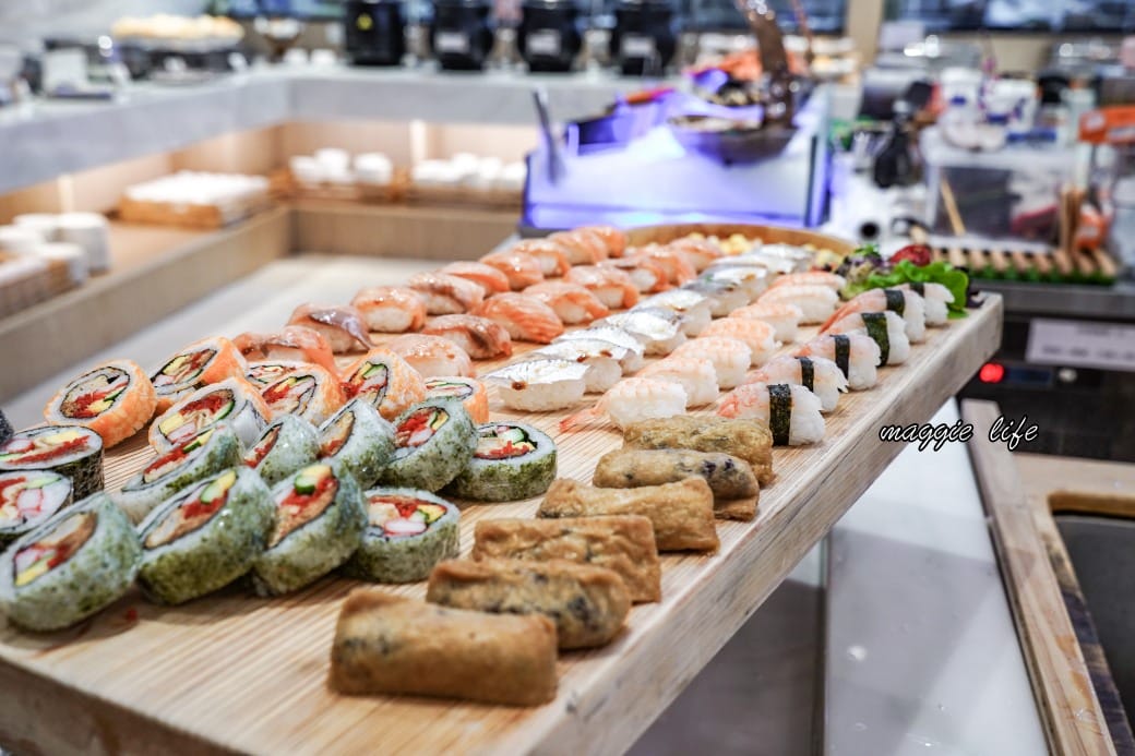 宜蘭礁溪葛瑪蘭之星飯店星苑自助餐吃到飽，只要580就可以吃到當季海鮮爐烤牛排吃到飽