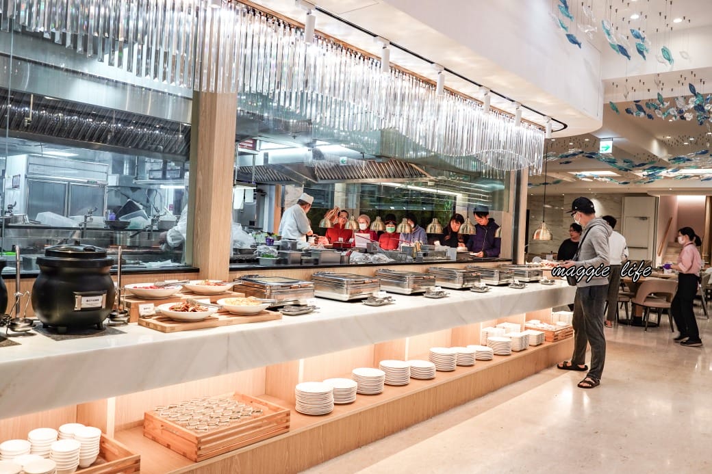 宜蘭礁溪葛瑪蘭之星飯店星苑自助餐吃到飽，只要580就可以吃到當季海鮮爐烤牛排吃到飽