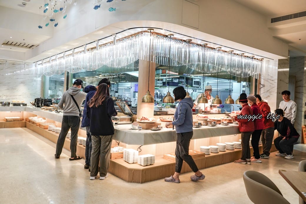 宜蘭礁溪葛瑪蘭之星飯店星苑自助餐吃到飽，只要580就可以吃到當季海鮮爐烤牛排吃到飽