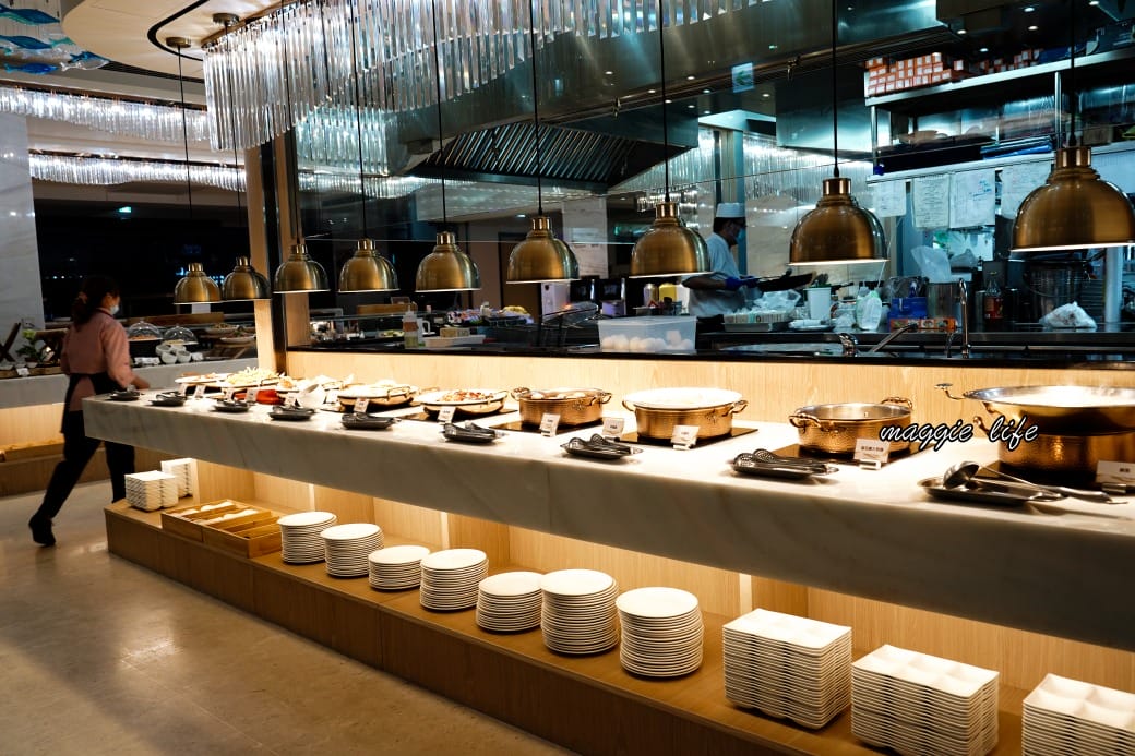 葛瑪蘭之星飯店自助早餐吃到飽 ，中式日式西式豐盛自助早餐通通都有，一泊二食溫泉飯店超級讚