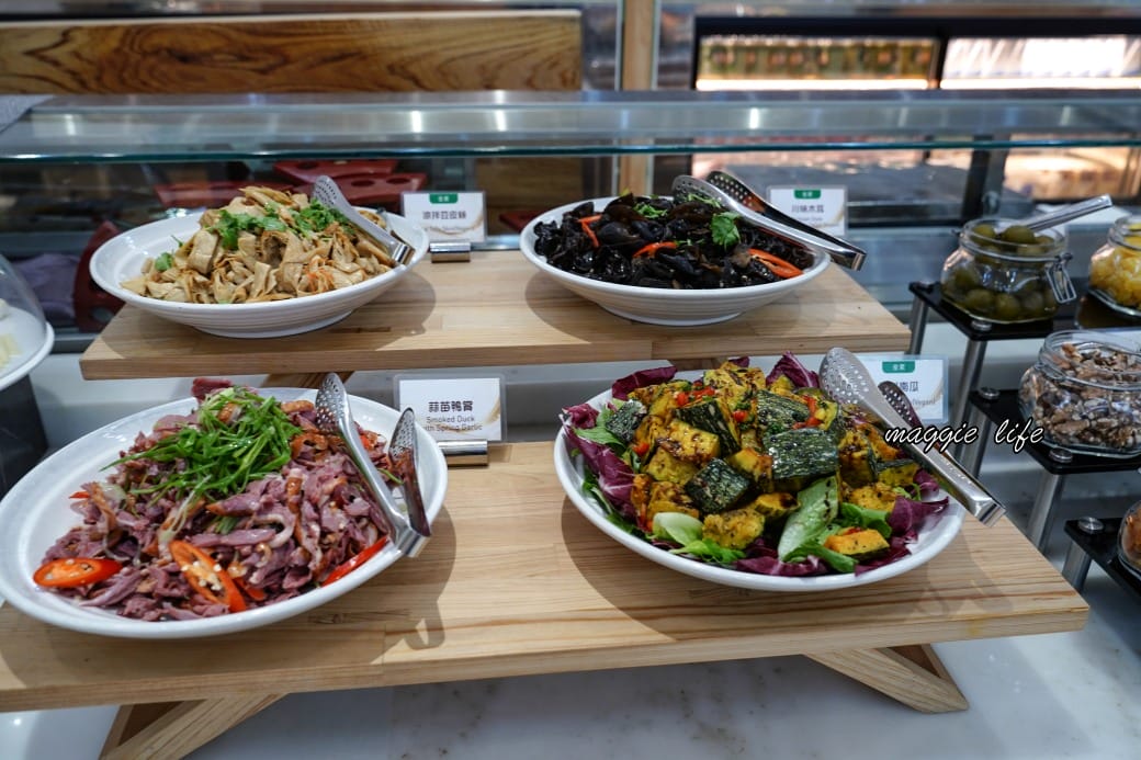 葛瑪蘭之星飯店自助早餐吃到飽 ，中式日式西式豐盛自助早餐通通都有，一泊二食溫泉飯店超級讚