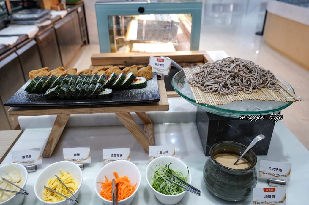 葛瑪蘭之星飯店自助早餐吃到飽 ，中式日式西式豐盛自助早餐通通都有，一泊二食溫泉飯店超級讚