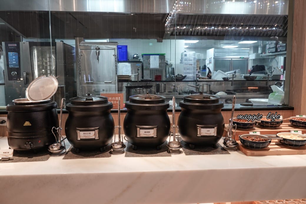 葛瑪蘭之星飯店自助早餐吃到飽 ，中式日式西式豐盛自助早餐通通都有，一泊二食溫泉飯店超級讚