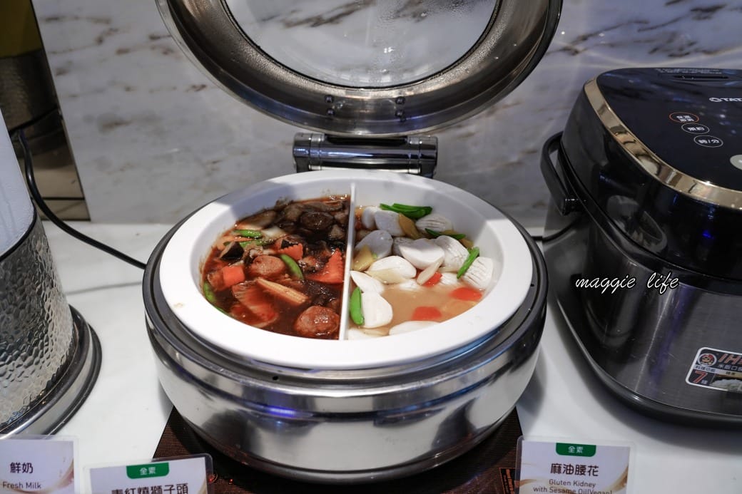 葛瑪蘭之星飯店自助早餐吃到飽 ，中式日式西式豐盛自助早餐通通都有，一泊二食溫泉飯店超級讚