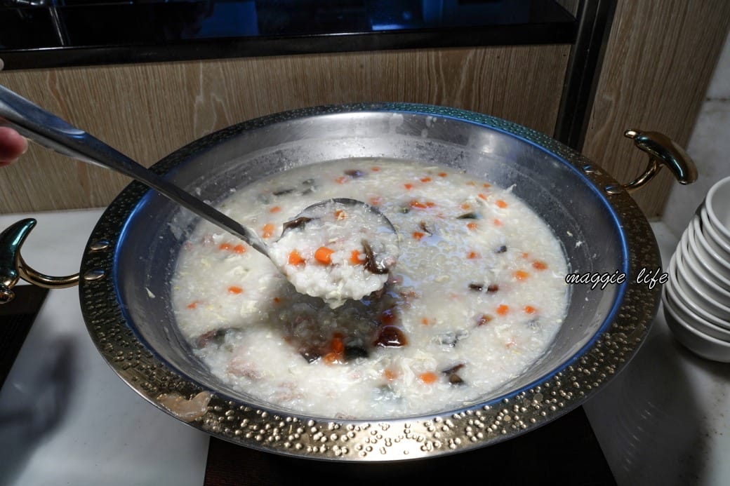 葛瑪蘭之星飯店自助早餐吃到飽 ，中式日式西式豐盛自助早餐通通都有，一泊二食溫泉飯店超級讚