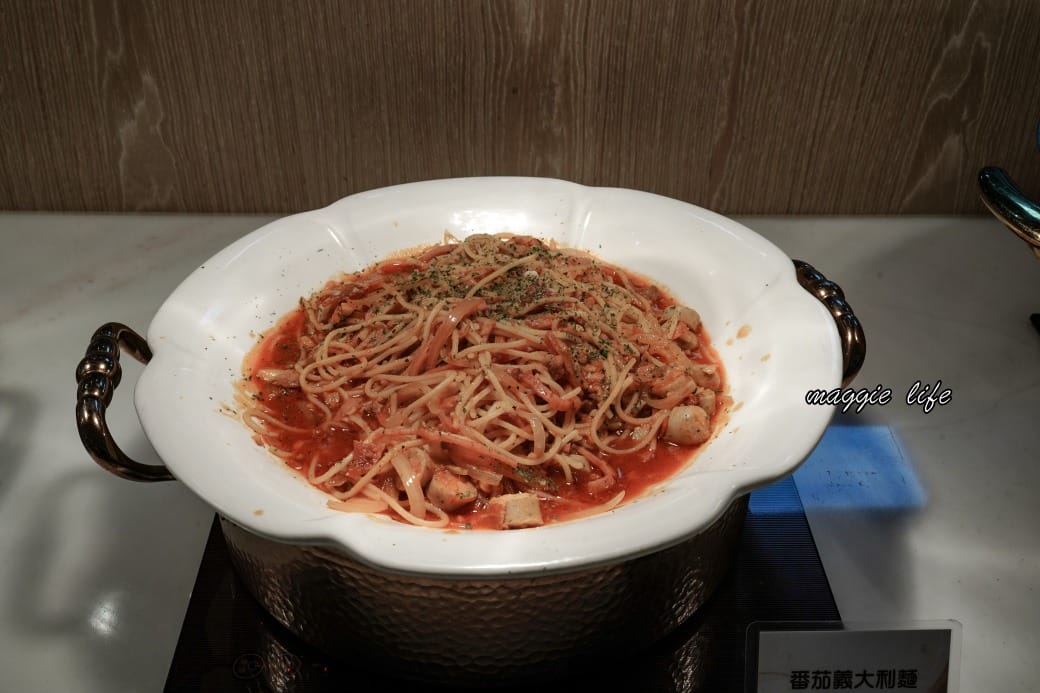 葛瑪蘭之星飯店自助早餐吃到飽 ，中式日式西式豐盛自助早餐通通都有，一泊二食溫泉飯店超級讚