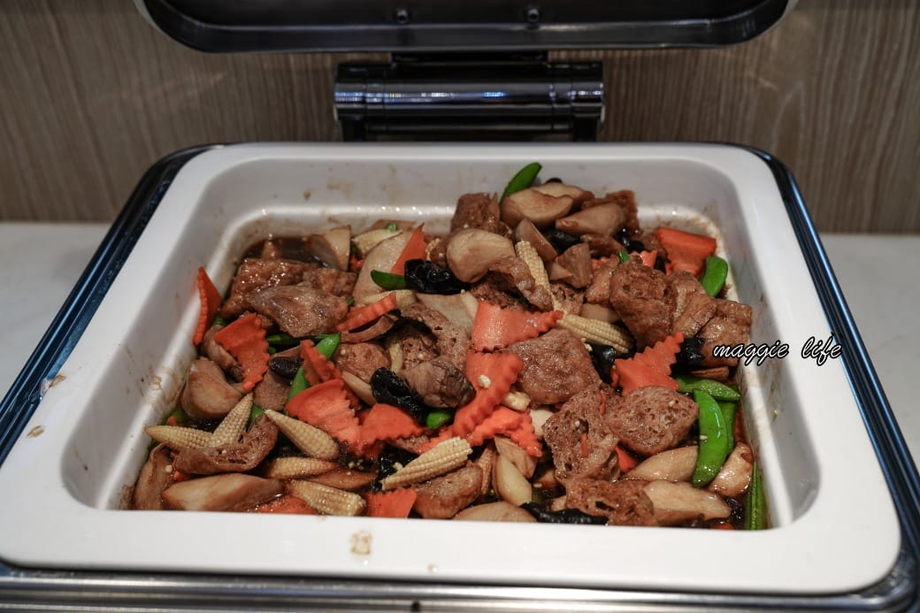 葛瑪蘭之星飯店自助早餐吃到飽 ，中式日式西式豐盛自助早餐通通都有，一泊二食溫泉飯店超級讚