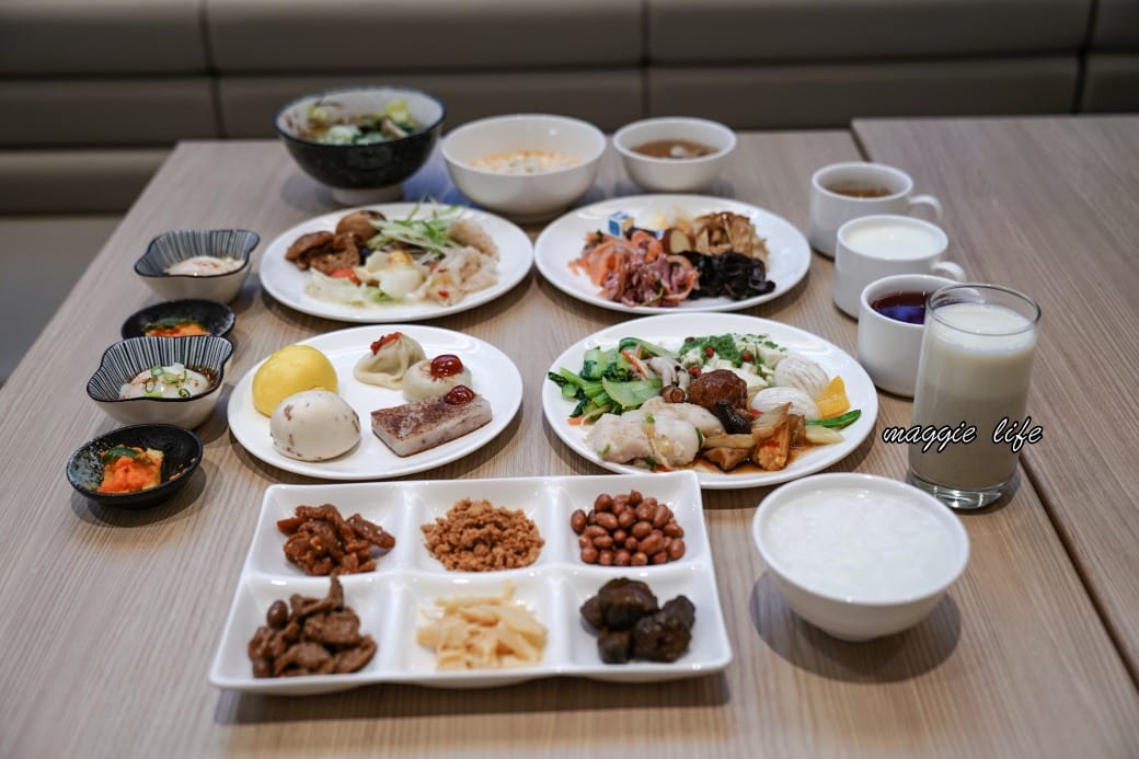 葛瑪蘭之星飯店自助早餐吃到飽 ，中式日式西式豐盛自助早餐通通都有，一泊二食溫泉飯店超級讚