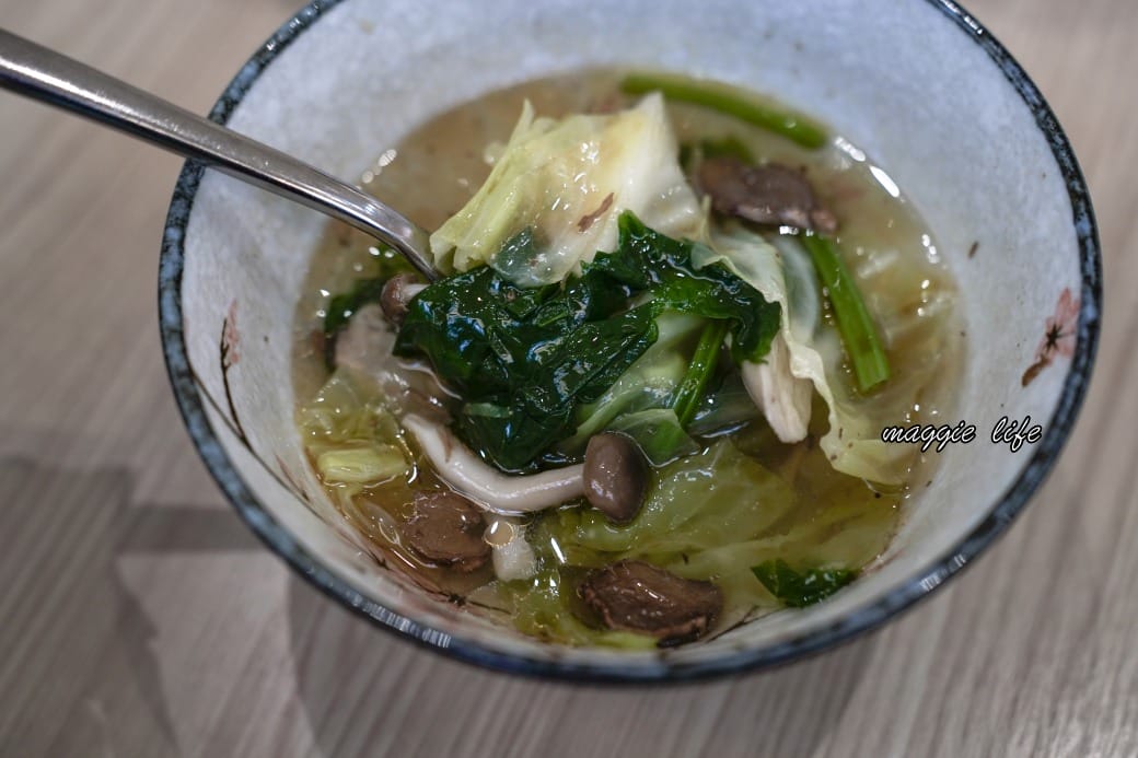 宜蘭礁溪葛瑪蘭之星飯店星苑自助餐吃到飽，只要580就可以吃到當季海鮮爐烤牛排吃到飽