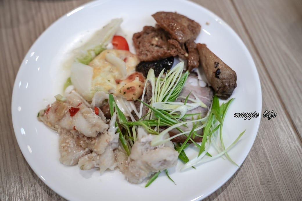 葛瑪蘭之星飯店自助早餐吃到飽 ，中式日式西式豐盛自助早餐通通都有，一泊二食溫泉飯店超級讚