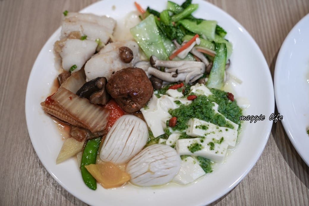 葛瑪蘭之星飯店自助早餐吃到飽 ，中式日式西式豐盛自助早餐通通都有，一泊二食溫泉飯店超級讚