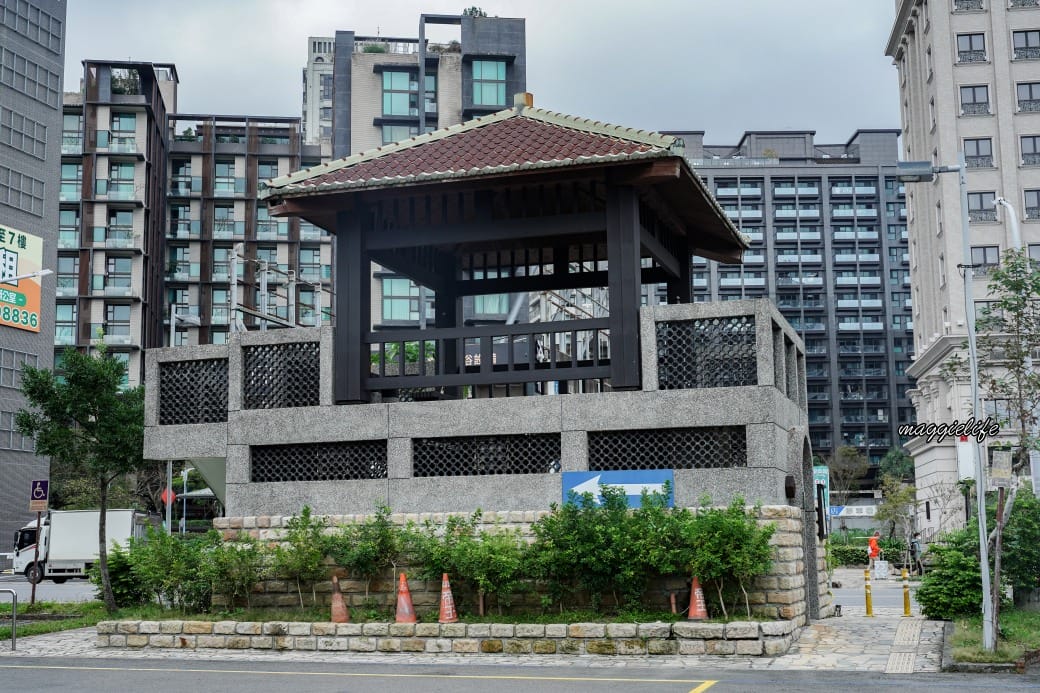 宜蘭礁溪地景廣場，免費泡湯泡腳池，有四個不同溫度的泡腳池，有停車場化妝室，免費豪華級！