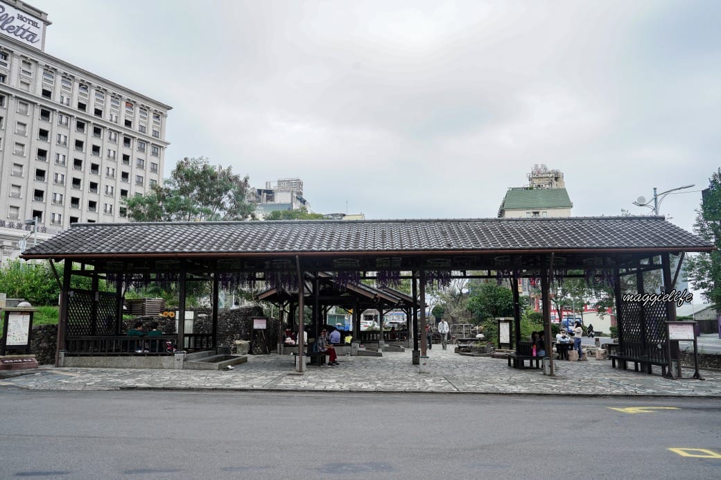 宜蘭礁溪地景廣場，免費泡湯泡腳池，有四個不同溫度的泡腳池，有停車場化妝室，免費豪華級！