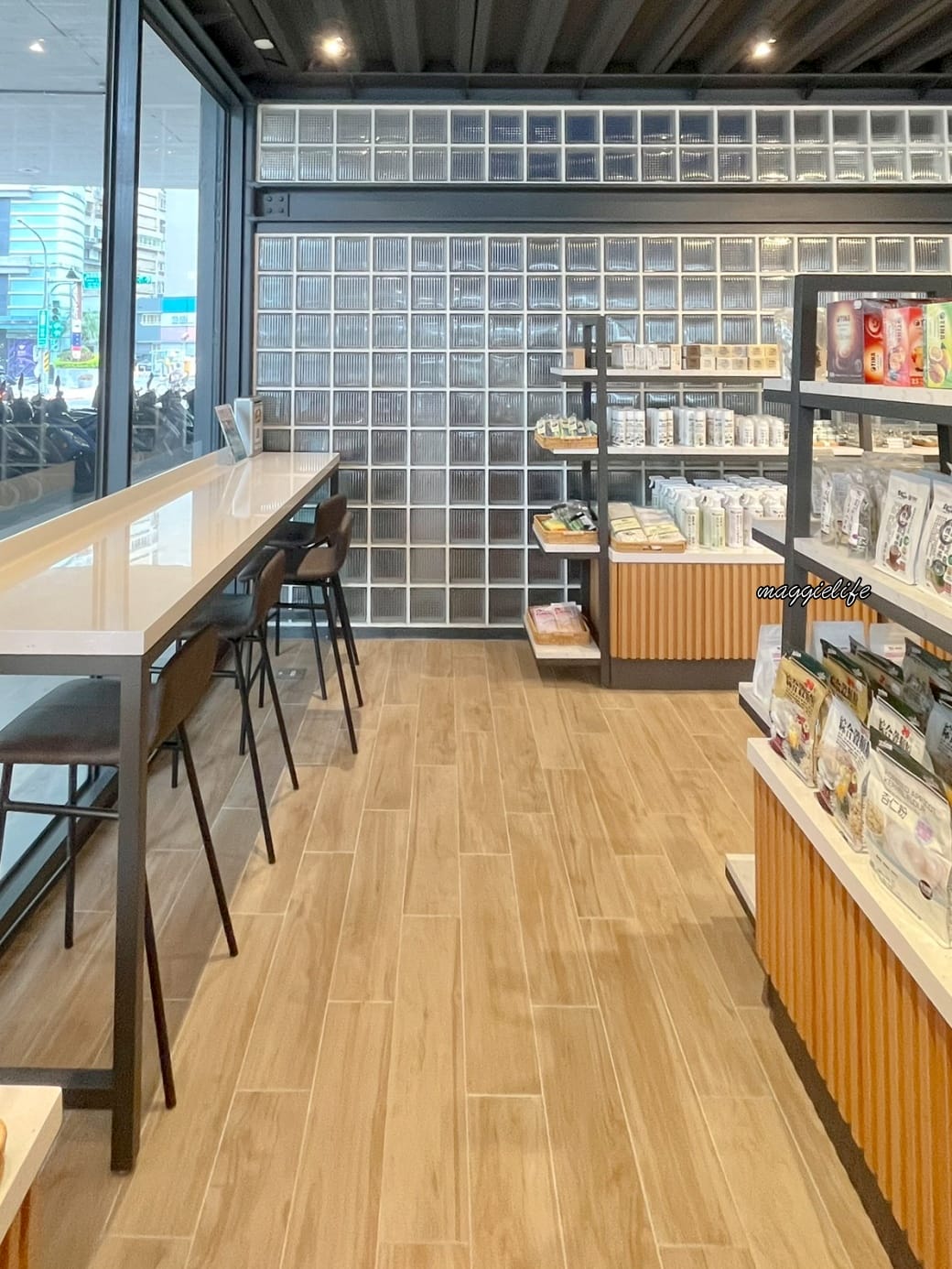 台北吃到飽｜育成蕃薯藤吃到飽還可以做公益，滷豬腳超級好吃，來支持慢飛小天使，內有影片