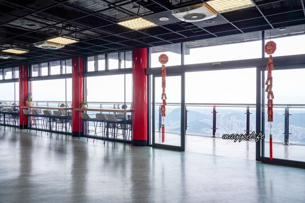 內湖碧山巖藝文休閒中心 ，秘境景觀咖啡不限時，擁百萬無敵景觀，情侶約會看夜景推薦，台北101看飛機看夕陽