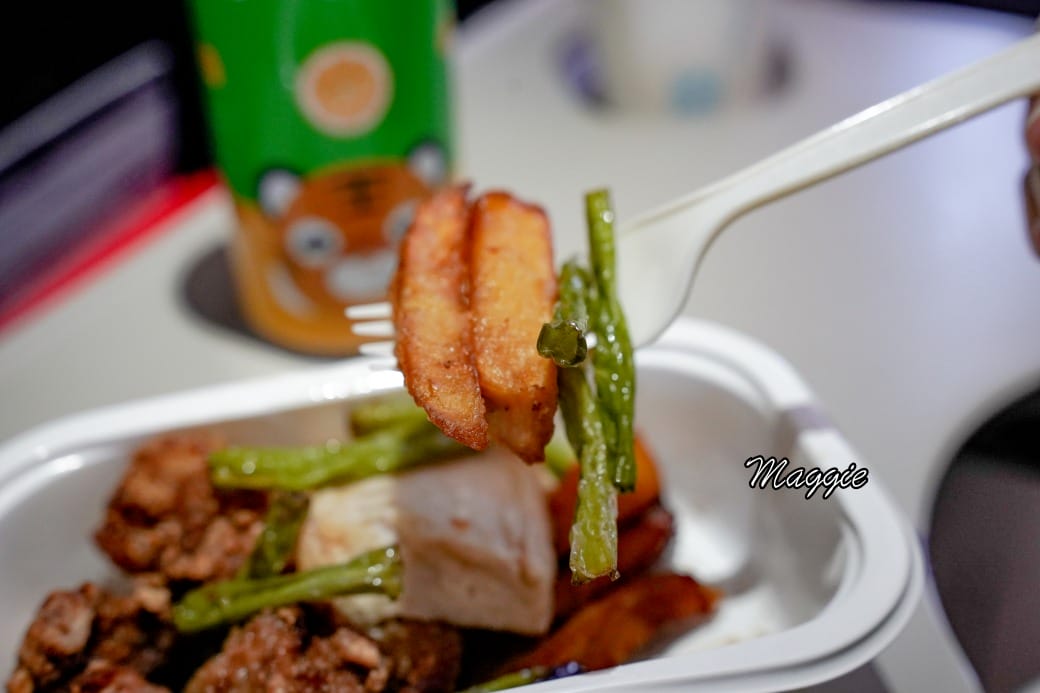 台灣虎航開箱，廉價航空座位空間，餐點，省錢日本自由行到底舒適嗎？