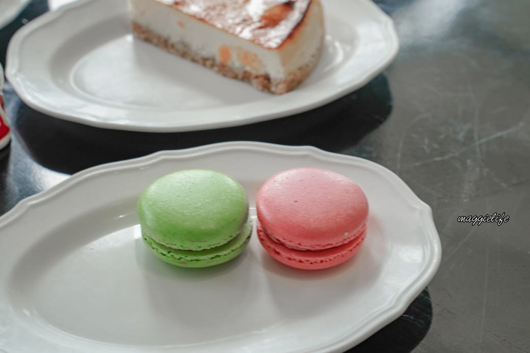 宜蘭景點｜黑RURU CAFE，跟超萌笑笑羊一起喝咖啡，還可以餵笑笑羊，超可愛的，菜單