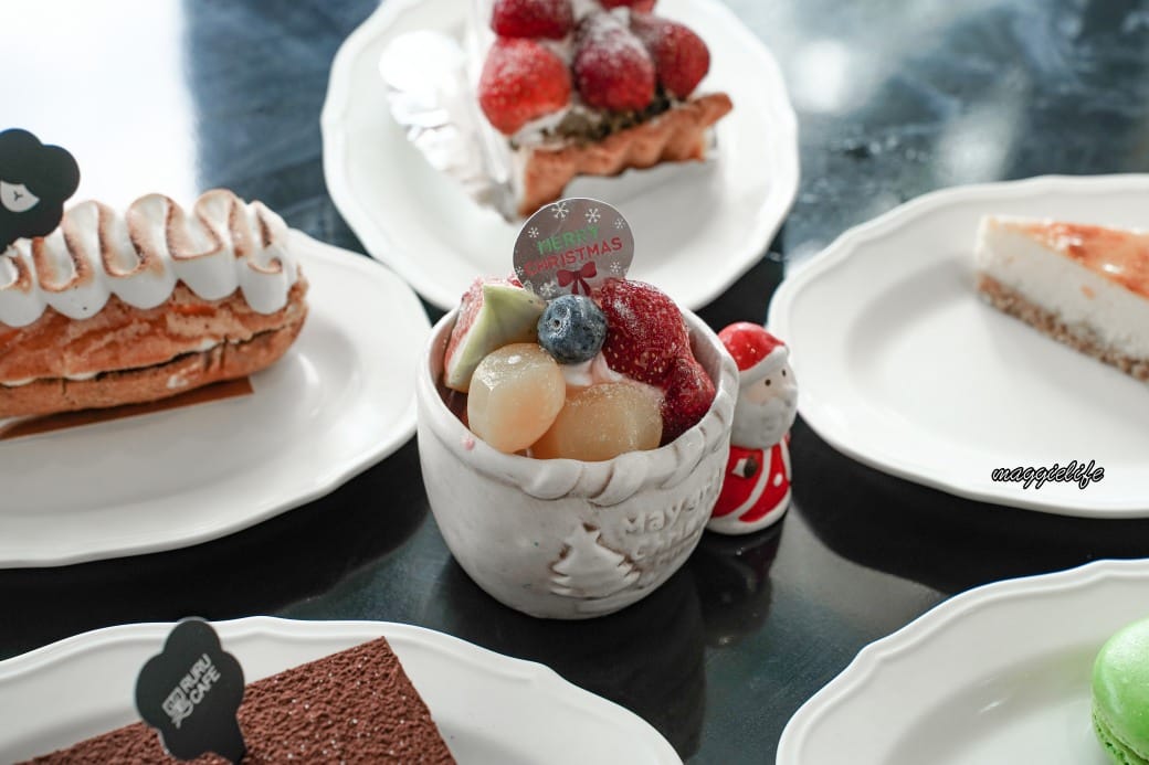 宜蘭景點｜黑RURU CAFE，跟超萌笑笑羊一起喝咖啡，還可以餵笑笑羊，超可愛的，菜單