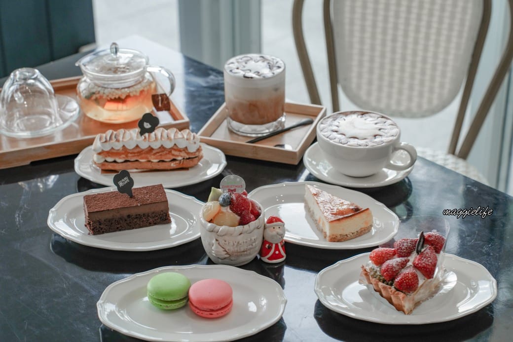 宜蘭景點｜黑RURU CAFE，跟超萌笑笑羊一起喝咖啡，還可以餵笑笑羊，超可愛的，菜單