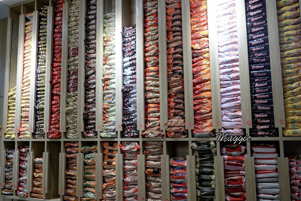 24小時韓國無人拉麵店台北也有拉，新開幕台北中山站美食，24小時不打烊早餐早午餐午餐晚餐宵夜通通可以吃