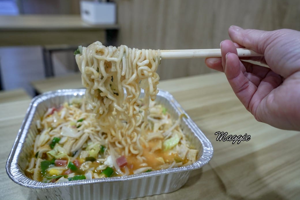 24小時韓國無人拉麵店台北也有拉，新開幕台北中山站美食，24小時不打烊早餐早午餐午餐晚餐宵夜通通可以吃