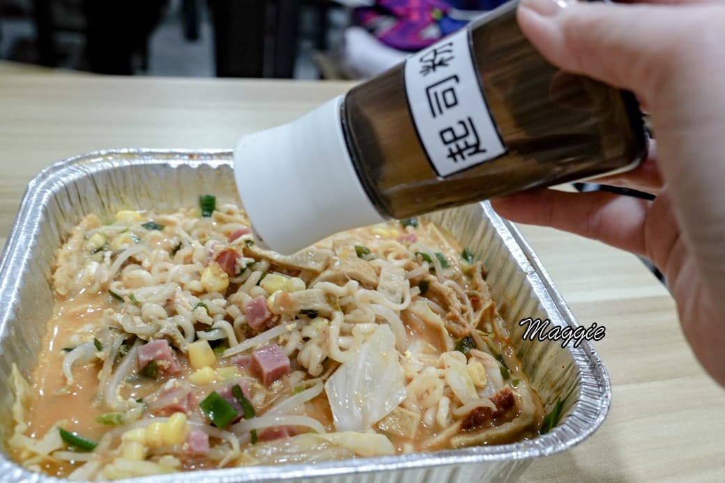 24小時韓國無人拉麵店台北也有拉，新開幕台北中山站美食，24小時不打烊早餐早午餐午餐晚餐宵夜通通可以吃