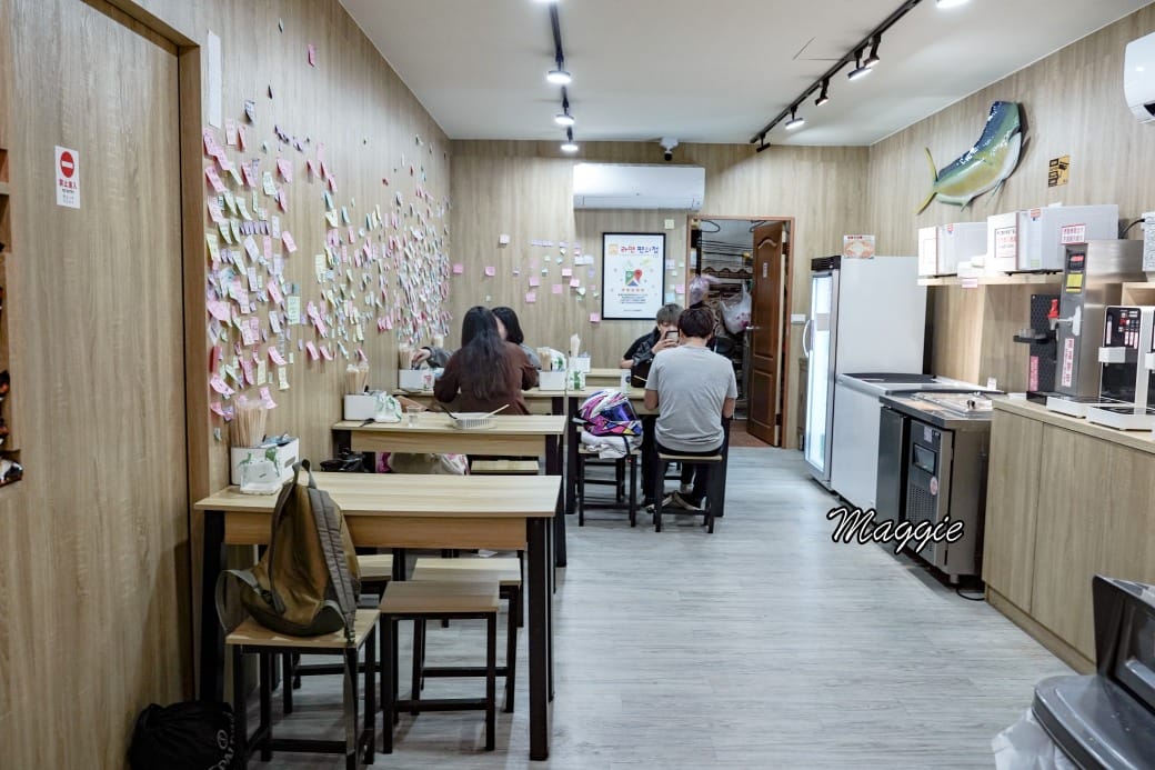 24小時韓國無人拉麵店台北也有拉，新開幕台北中山站美食，24小時不打烊早餐早午餐午餐晚餐宵夜通通可以吃