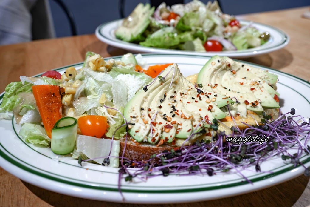 新開幕！Dreamers Coffee Roasters 仁愛店，酪梨早午餐超好吃，現做麵包超香，有插座不限時咖啡，菜單