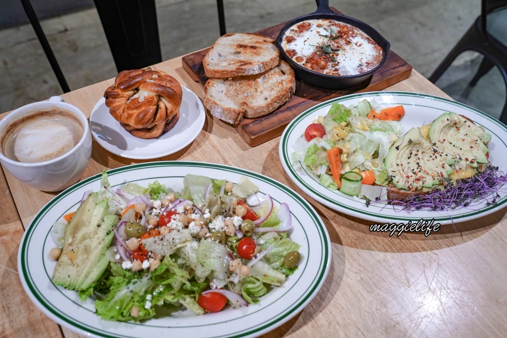 新開幕！Dreamers Coffee Roasters 仁愛店，酪梨早午餐超好吃，現做麵包超香，有插座不限時咖啡，菜單