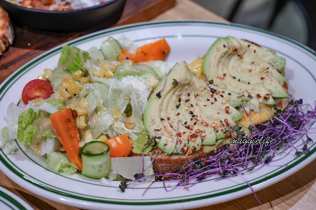 新開幕！Dreamers Coffee Roasters 仁愛店，酪梨早午餐超好吃，現做麵包超香，有插座不限時咖啡，菜單