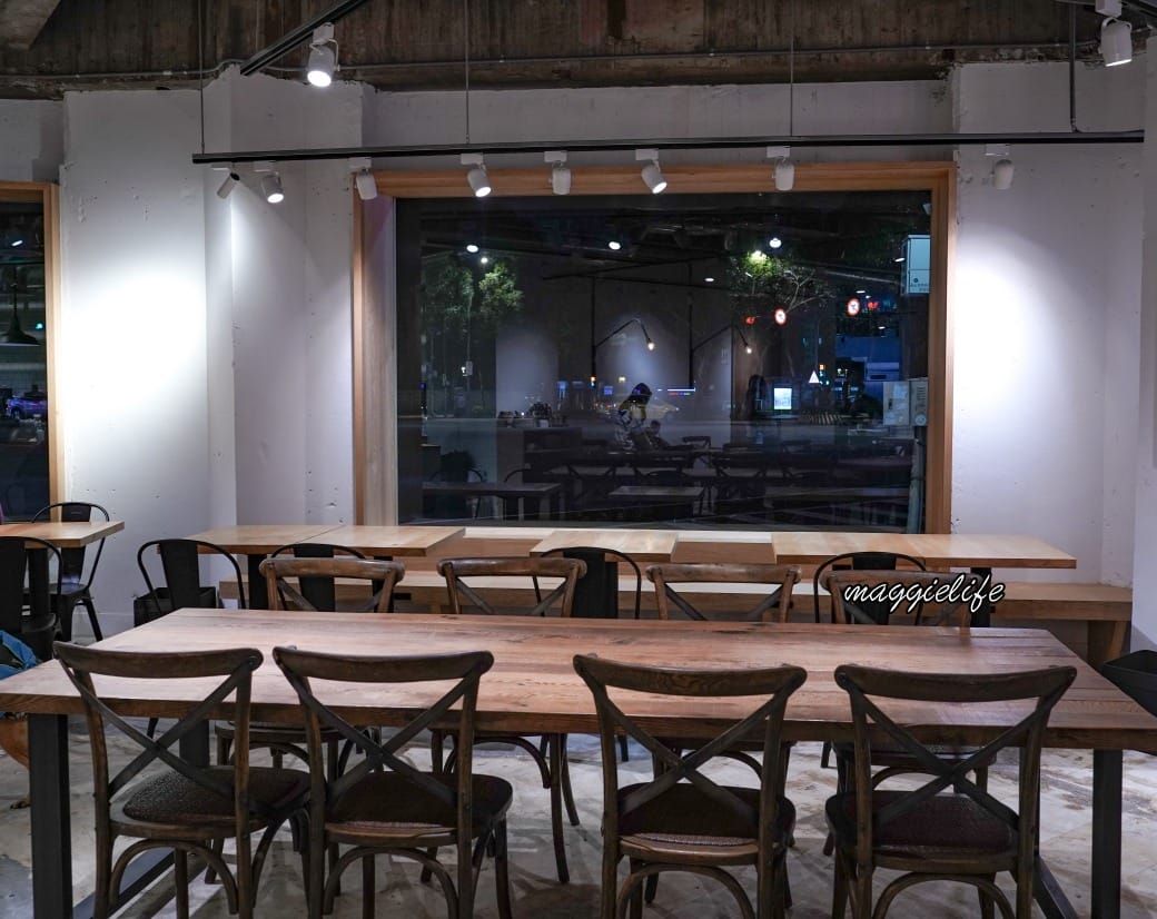 新開幕！Dreamers Coffee Roasters 仁愛店，酪梨早午餐超好吃，現做麵包超香，有插座不限時咖啡，菜單