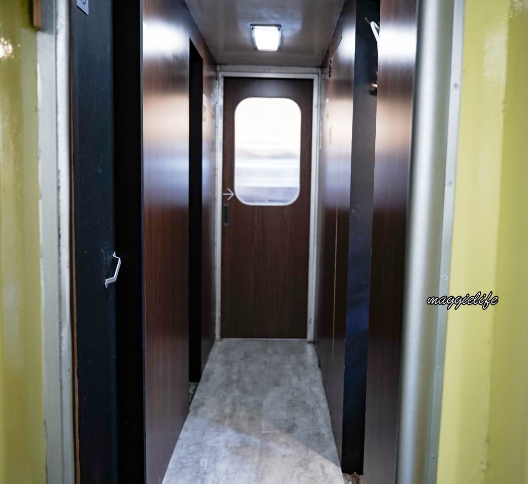 台中咖啡|Mamonaku Cafe把自強號火車變成咖啡廳拉,火車月台上的復古主題咖啡廳 - 第6張圖 台中咖啡|Mamonaku Cafe把自強號火車變成咖啡廳拉,火車月台上的復古主題咖啡廳