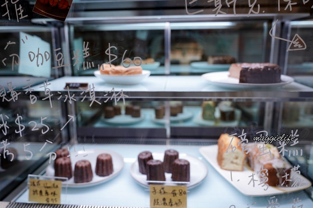 台中咖啡|Mamonaku Cafe把自強號火車變成咖啡廳拉,火車月台上的復古主題咖啡廳 - 第21張圖 台中咖啡|Mamonaku Cafe把自強號火車變成咖啡廳拉,火車月台上的復古主題咖啡廳