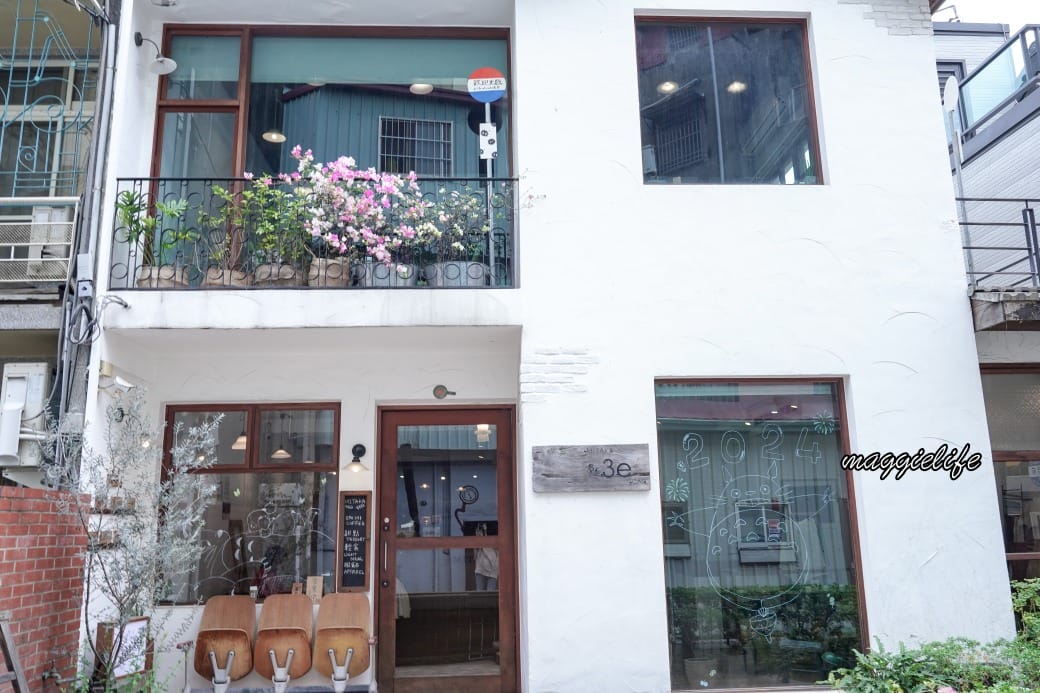 MITAKA 3e cafe 龍貓主題咖啡廳,台中龍貓咖啡廳,龍貓吐司,龍貓拿鐵,超萌的! - 第3張圖 MITAKA 3e cafe 龍貓主題咖啡廳,台中龍貓咖啡廳,龍貓吐司,龍貓拿鐵,超萌的!