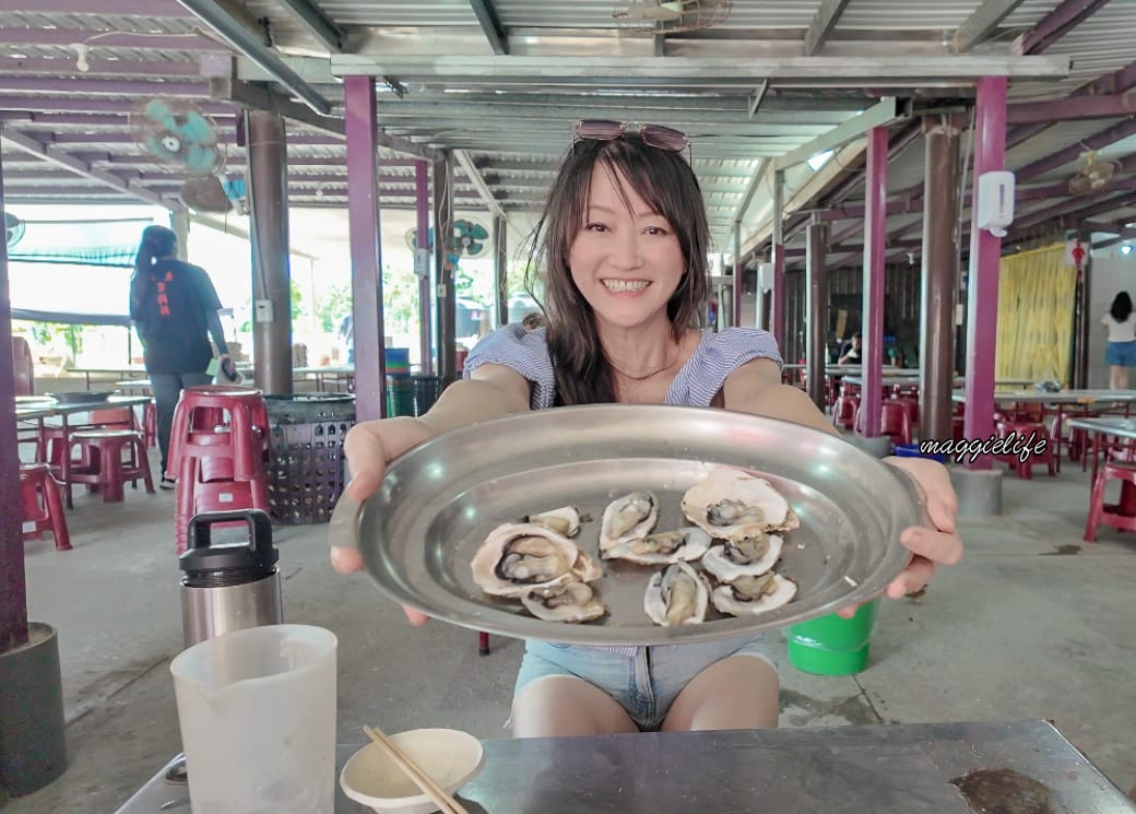 有夠鮮烤蚵吃到飽，嘉義東石烤蚵吃到飽，超大的鮮蚵隨便你烤，只要200元吃到飽