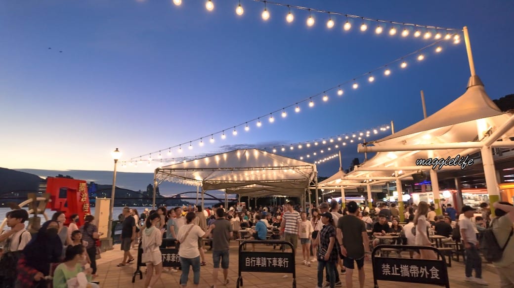 關渡碼頭貨櫃市集，河畔美景+14攤異國美食，異國風超美的