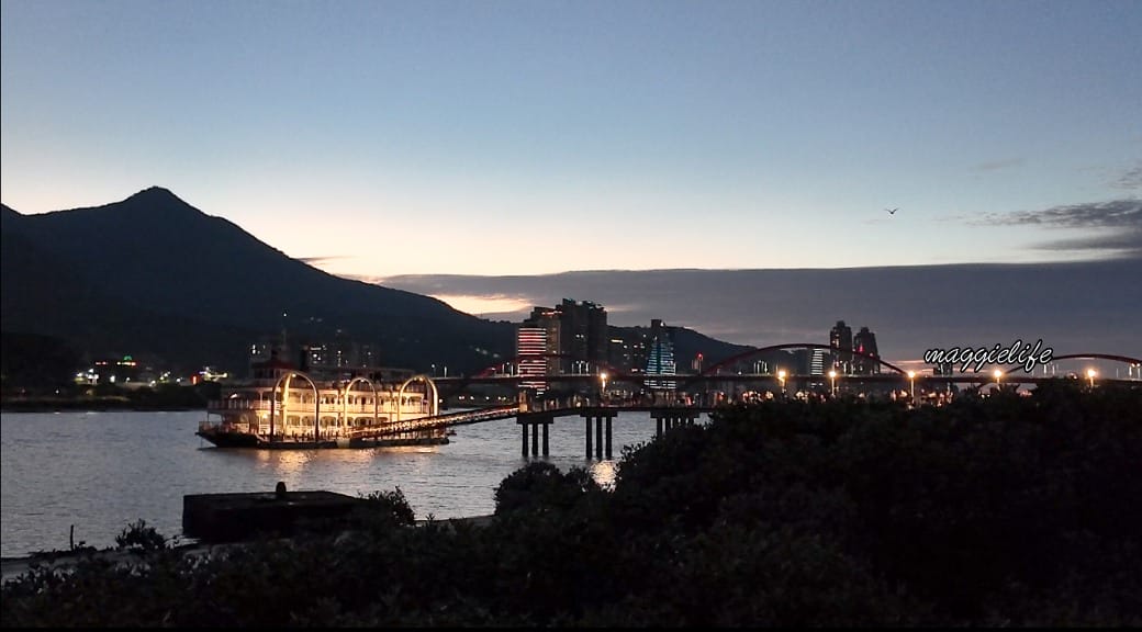 關渡碼頭貨櫃市集，河畔美景+14攤異國美食，異國風超美的