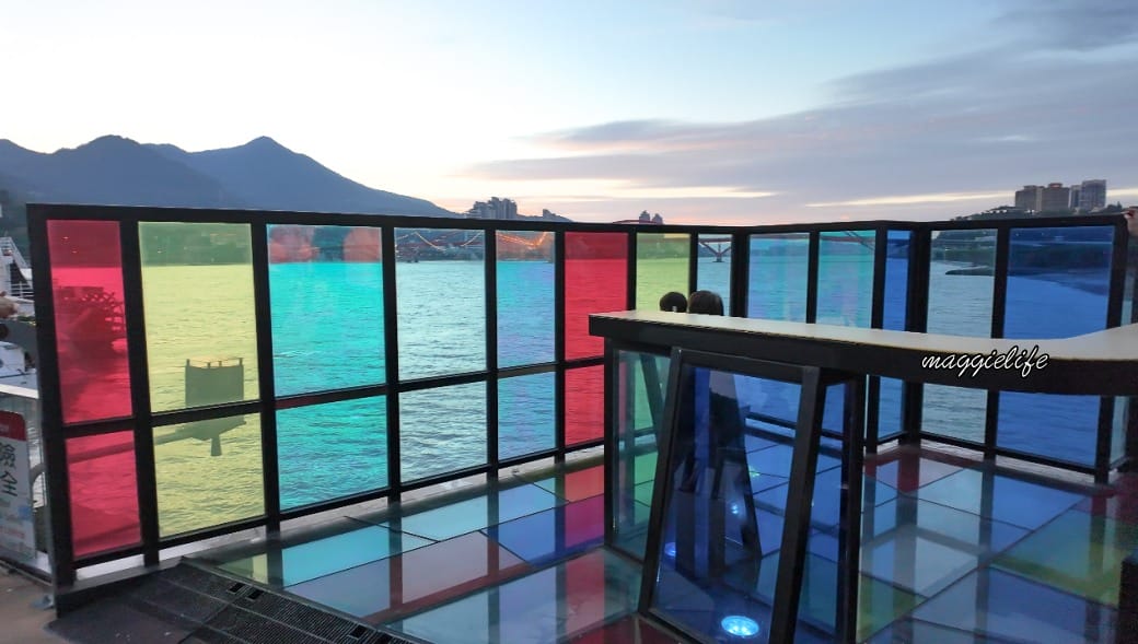 關渡碼頭貨櫃市集，河畔美景+14攤異國美食，異國風超美的