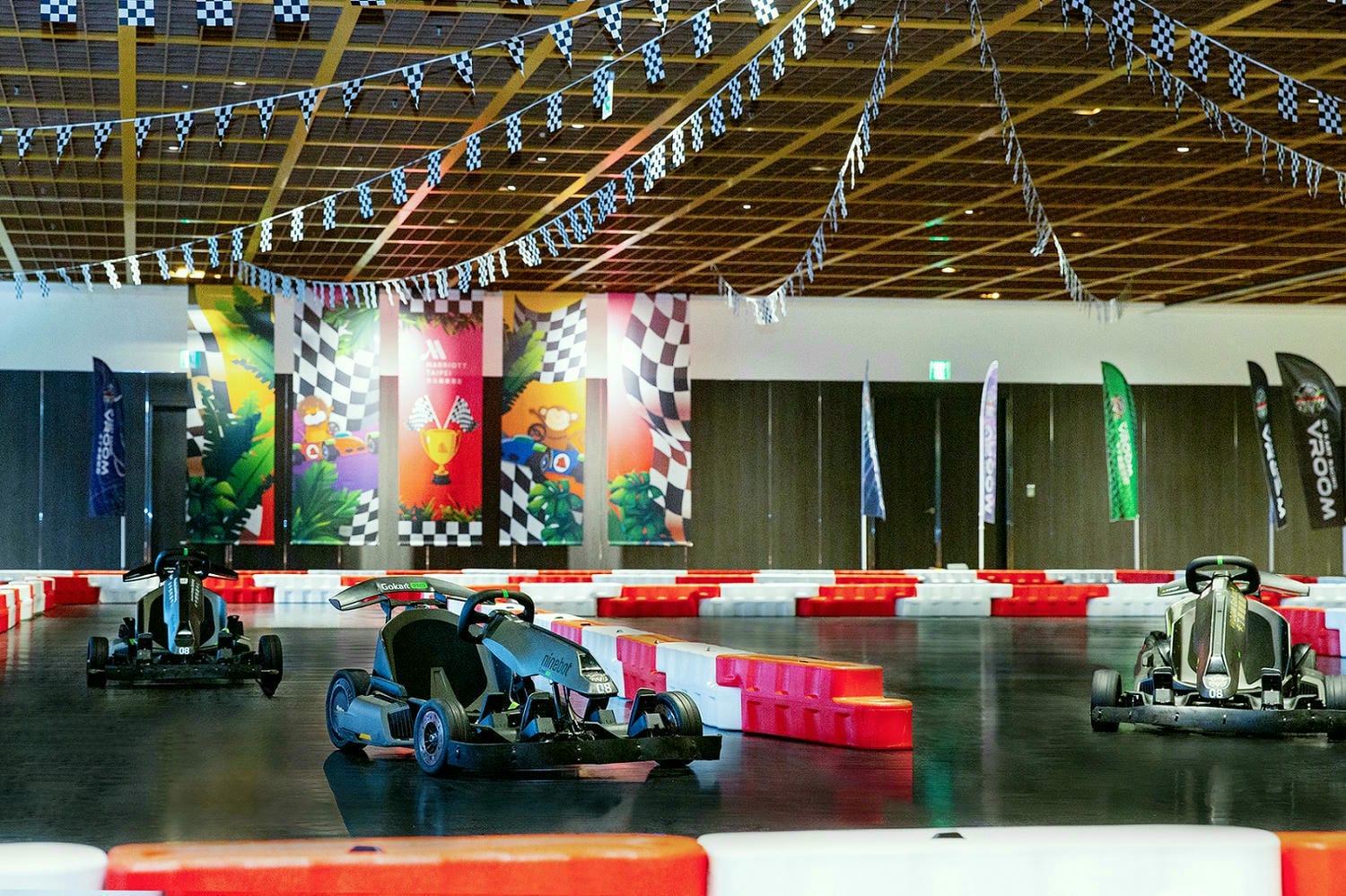 台北萬豪酒店住宿開箱，高空摩天輪景觀，天際泳池，親子住房玩到瘋，最新房價