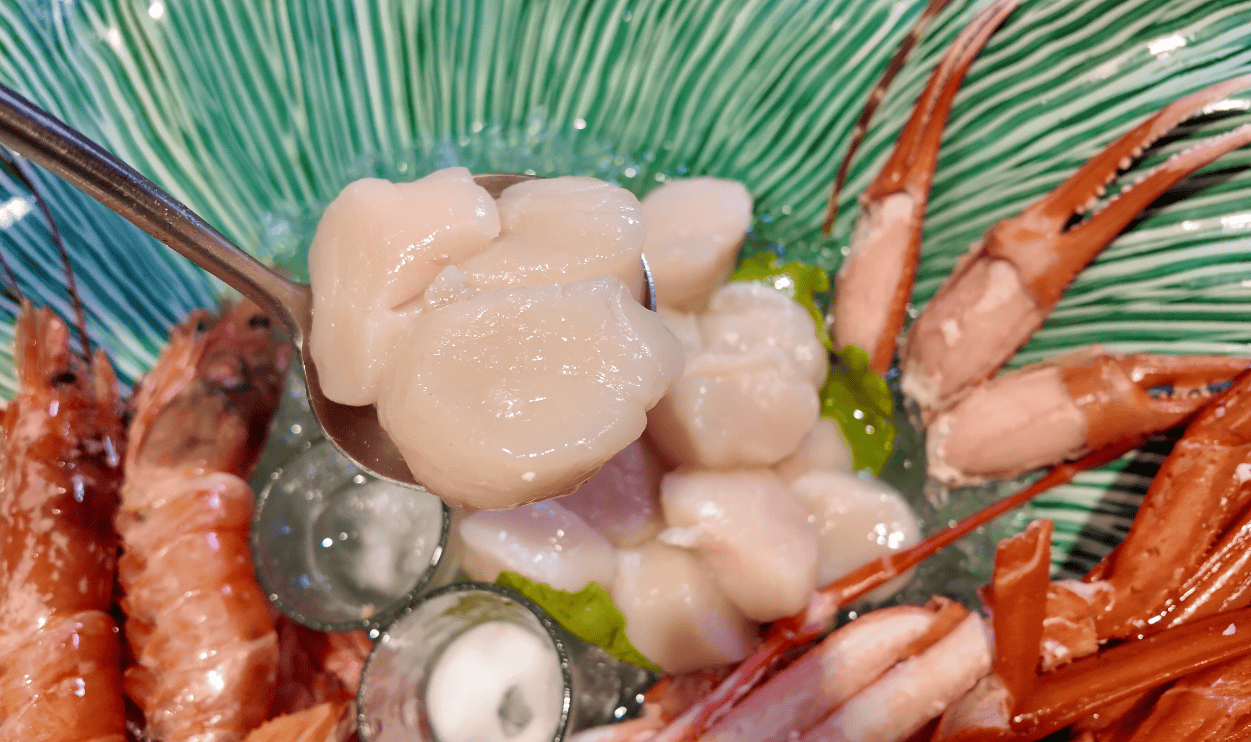 孫太太嚴選超市火鍋台北民族店超狂，日本A5和牛龍蝦日本生食級干貝松葉蟹生蠔天使紅蝦通通吃到飽（全菜單）