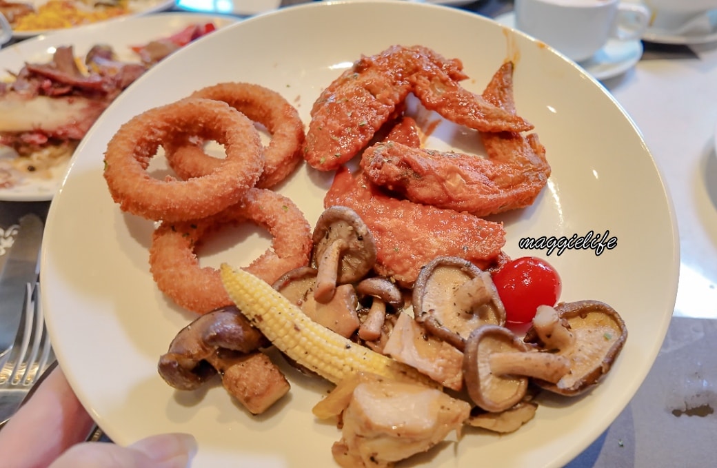 青焰炭火熟成牛排自助餐吃到飽,新莊吃到飽不到700就有牛排豬腳加自助吧 - 第18張圖 青焰炭火熟成牛排自助餐吃到飽,新莊吃到飽不到700就有牛排豬腳加自助吧