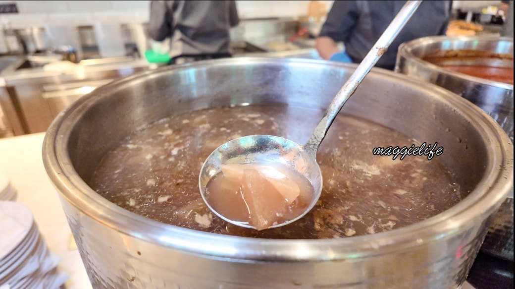 青焰炭火熟成牛排自助餐吃到飽,新莊吃到飽不到700就有牛排豬腳加自助吧 - 第29張圖 青焰炭火熟成牛排自助餐吃到飽,新莊吃到飽不到700就有牛排豬腳加自助吧