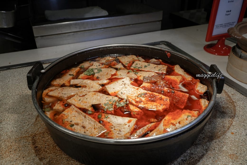 台北凱撒大飯店Checkers自助餐吃到飽推薦，$699現切牛排，紅白酒無限暢飲，台北CP值最高自助餐！