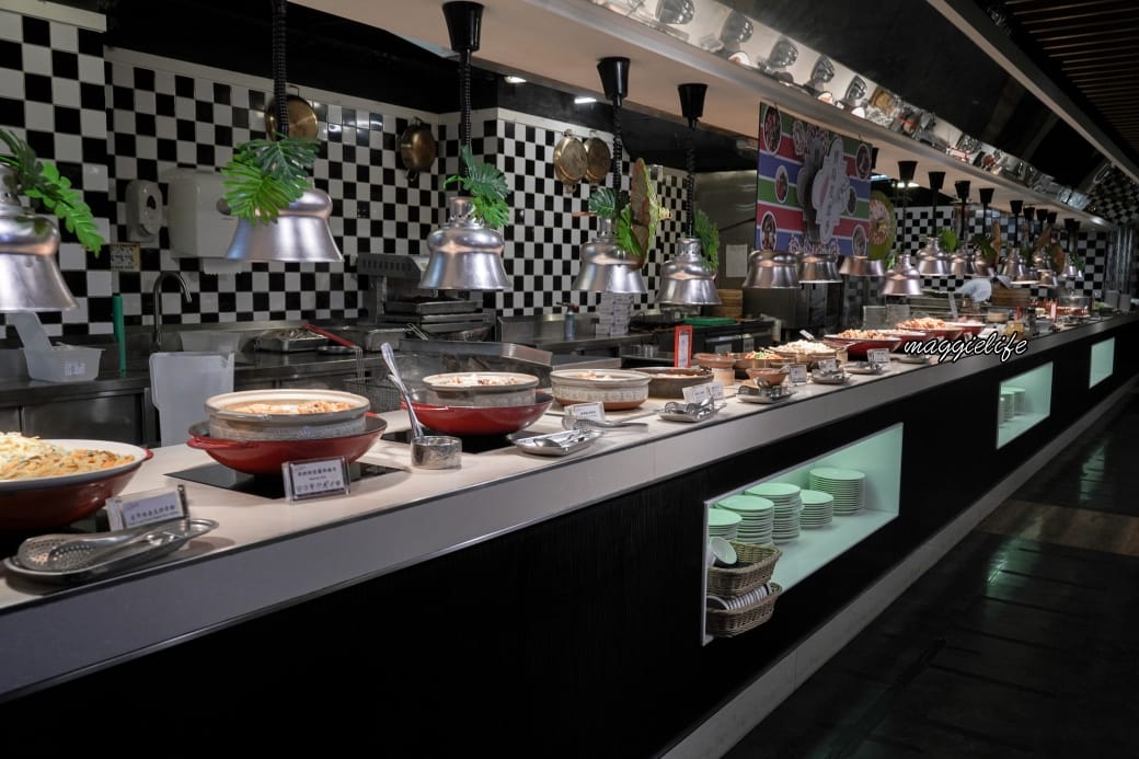 台北凱撒大飯店Checkers自助餐吃到飽推薦，$699現切牛排，紅白酒無限暢飲，台北CP值最高自助餐！